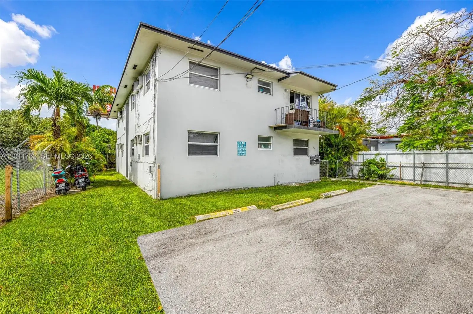 650 NW 28th St, Miami FL 33127 photo 3