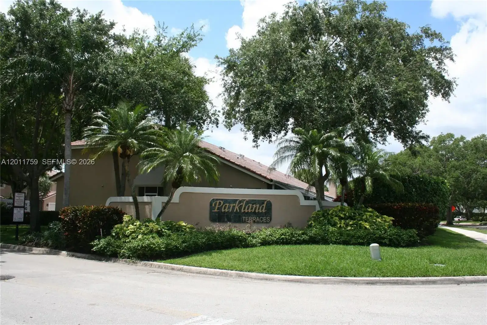 6200 NW 74th Ct, Parkland FL 33067 photo 2