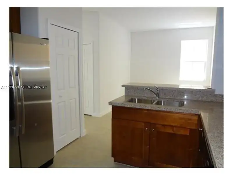 10012 NW 7th St # 216, Miami FL 33172 photo 2