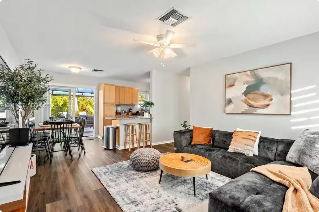 2117 Longwood Rd, West Palm Beach FL 33409 photo 2