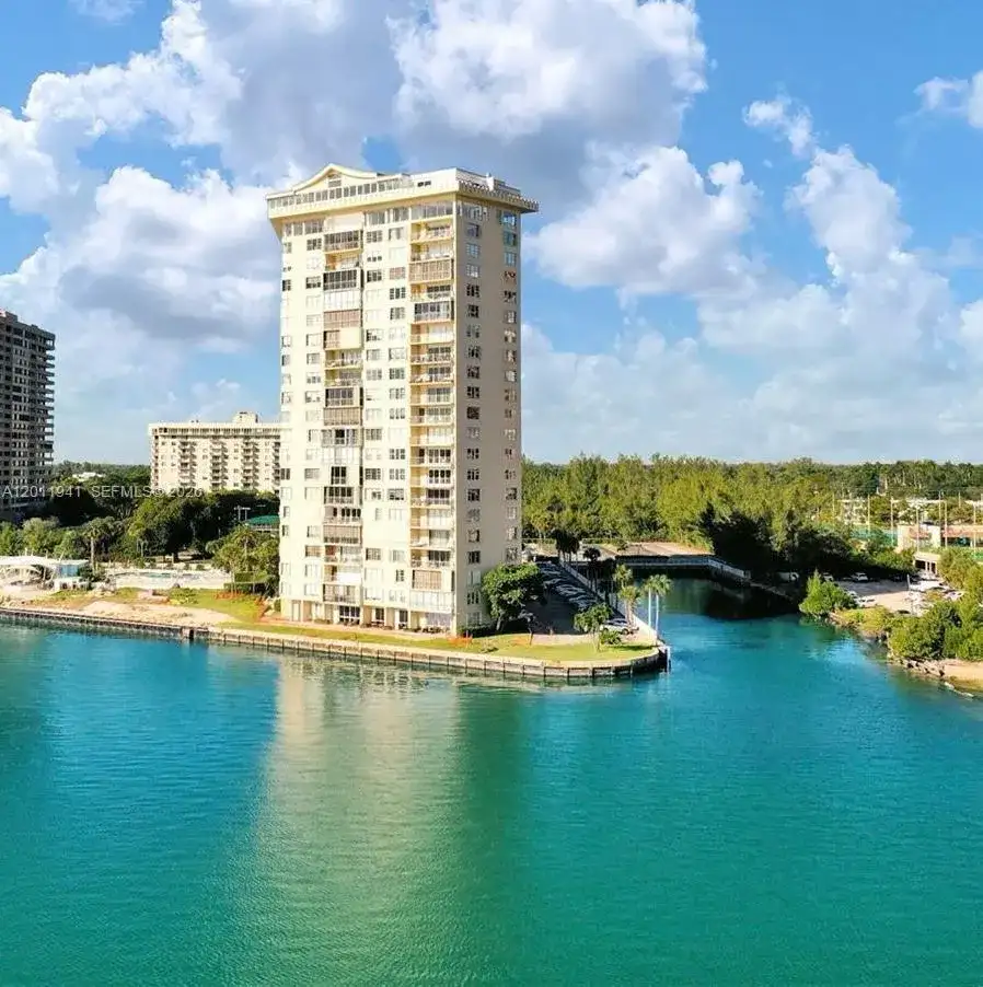 11111 Biscayne Blvd # 2H, Miami FL 33181 photo 4