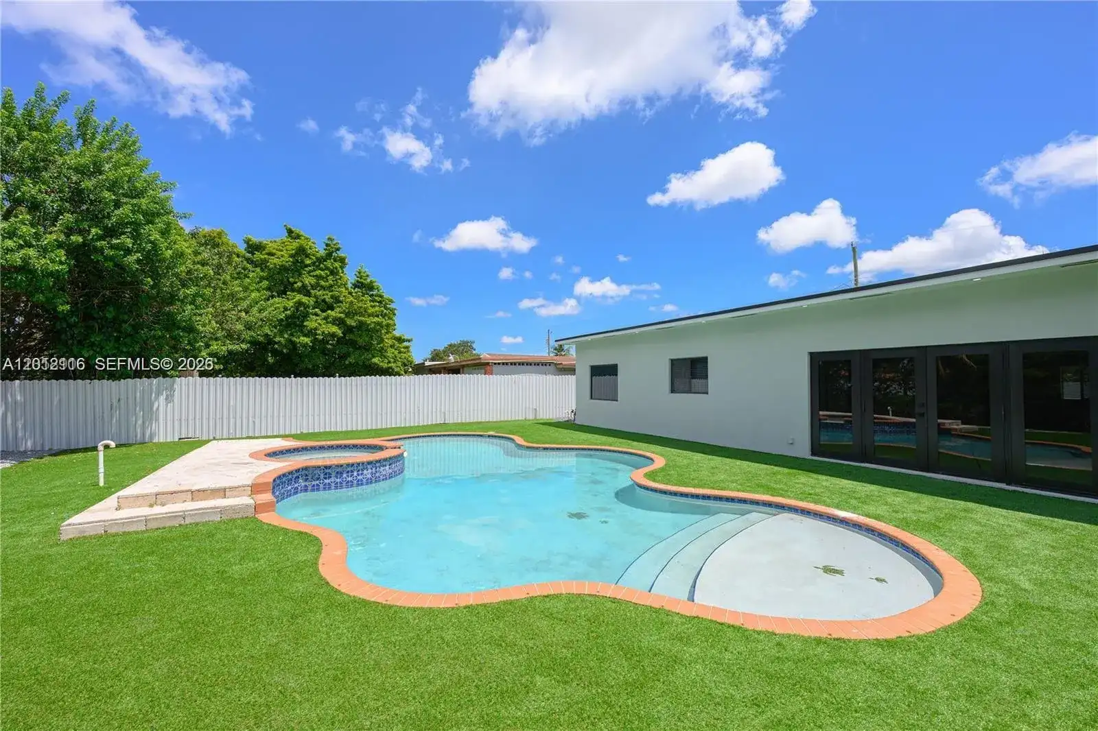 11835 SW 37th St, Miami FL 33175 photo 2