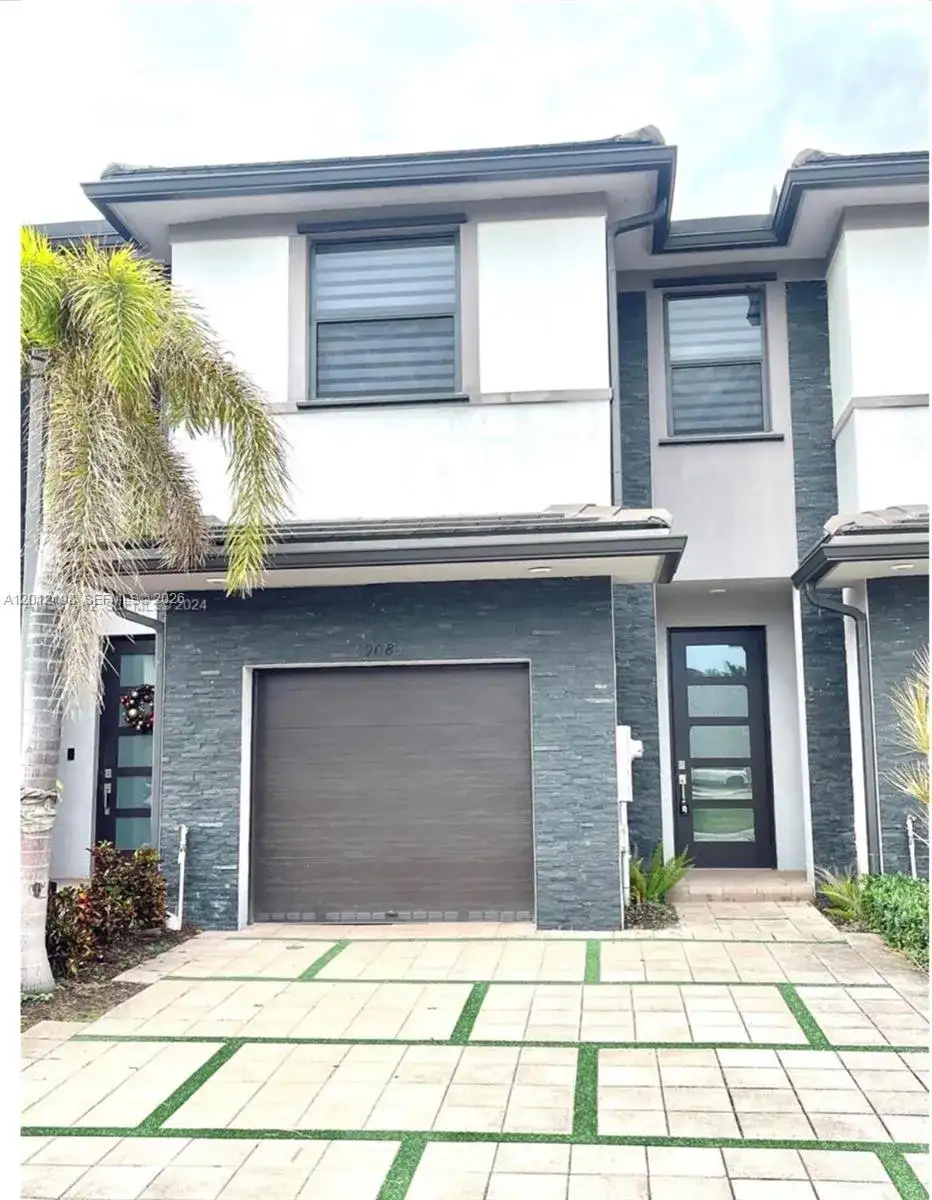 9083 NW 159th St # 9083, Miami Lakes FL 33018 photo 4