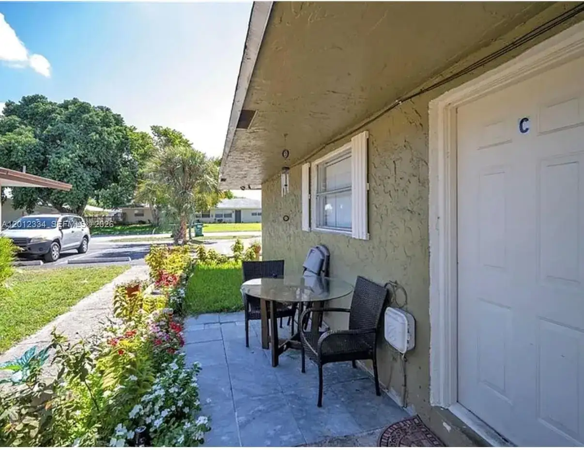 581 Kathy Ln # D, Margate FL 33068 photo 2