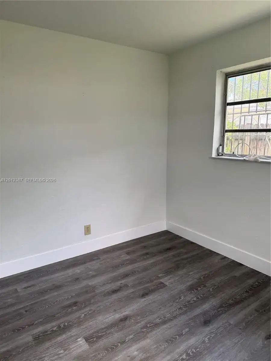 2620 SW 53rd Ave, West Park FL 33023 photo 3