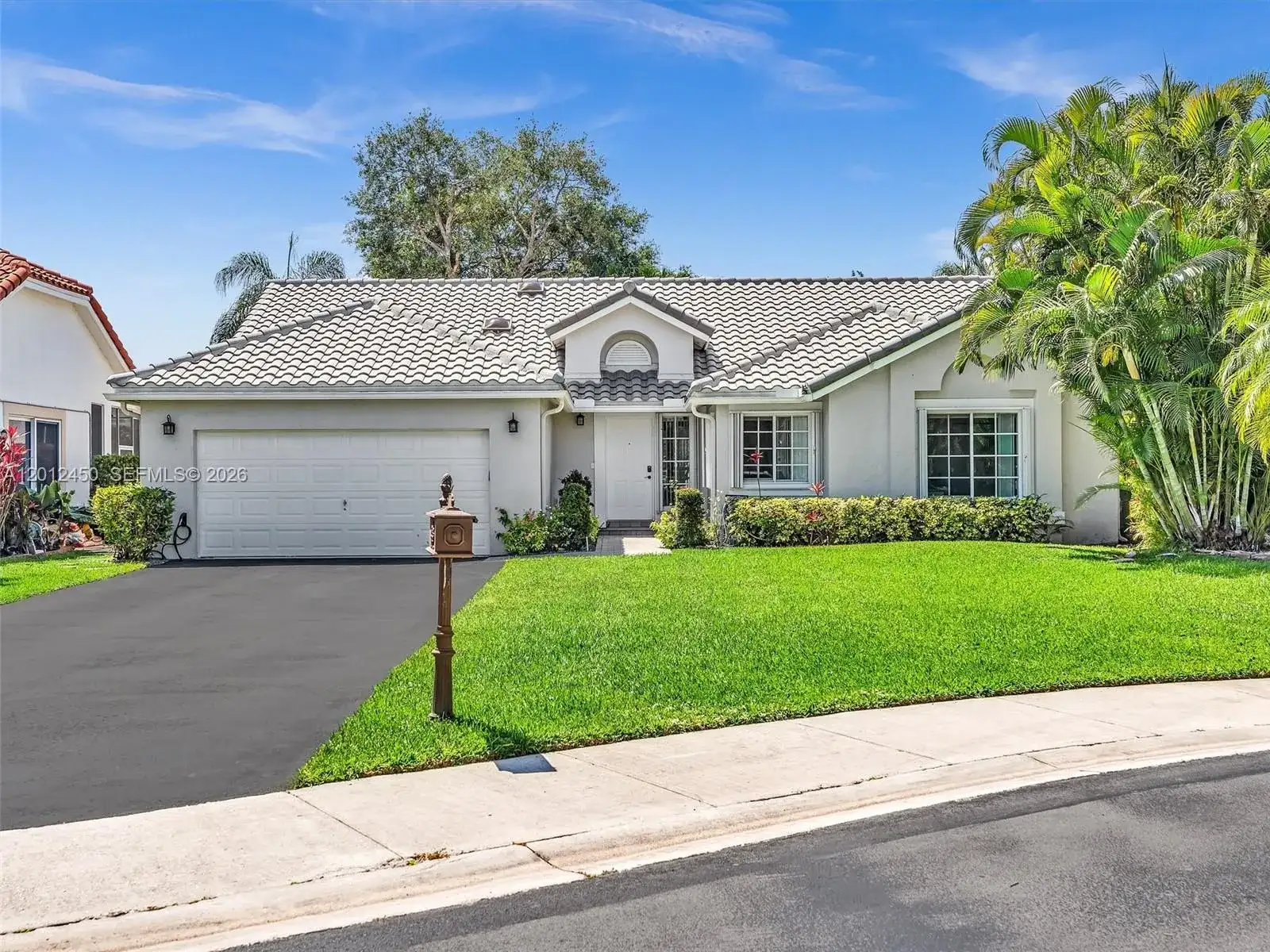629 Spinnaker, Weston FL 33326 photo 2