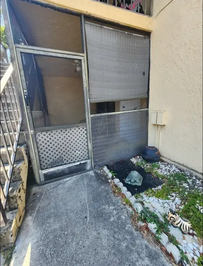 15619 SW 73rd Cir Ter # 9, Miami FL 33193 photo 2
