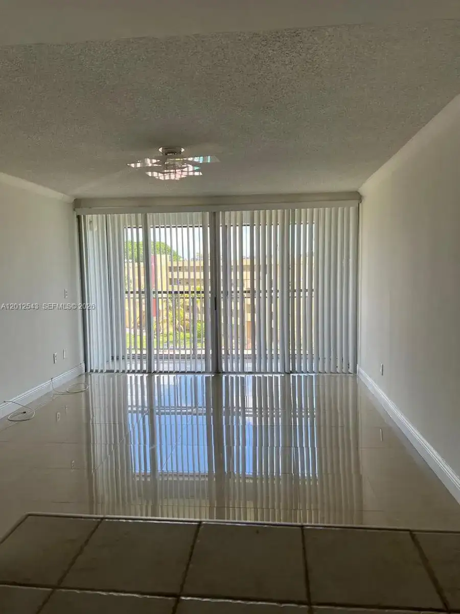 9210 Fontainebleau Blvd # 506, Miami FL 33172 photo 2