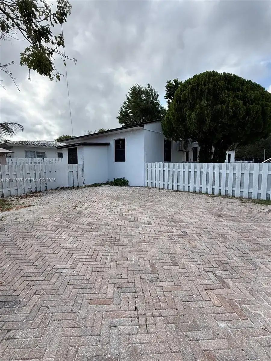7724 NE 1st Ave # A, Miami FL 33138 photo 2