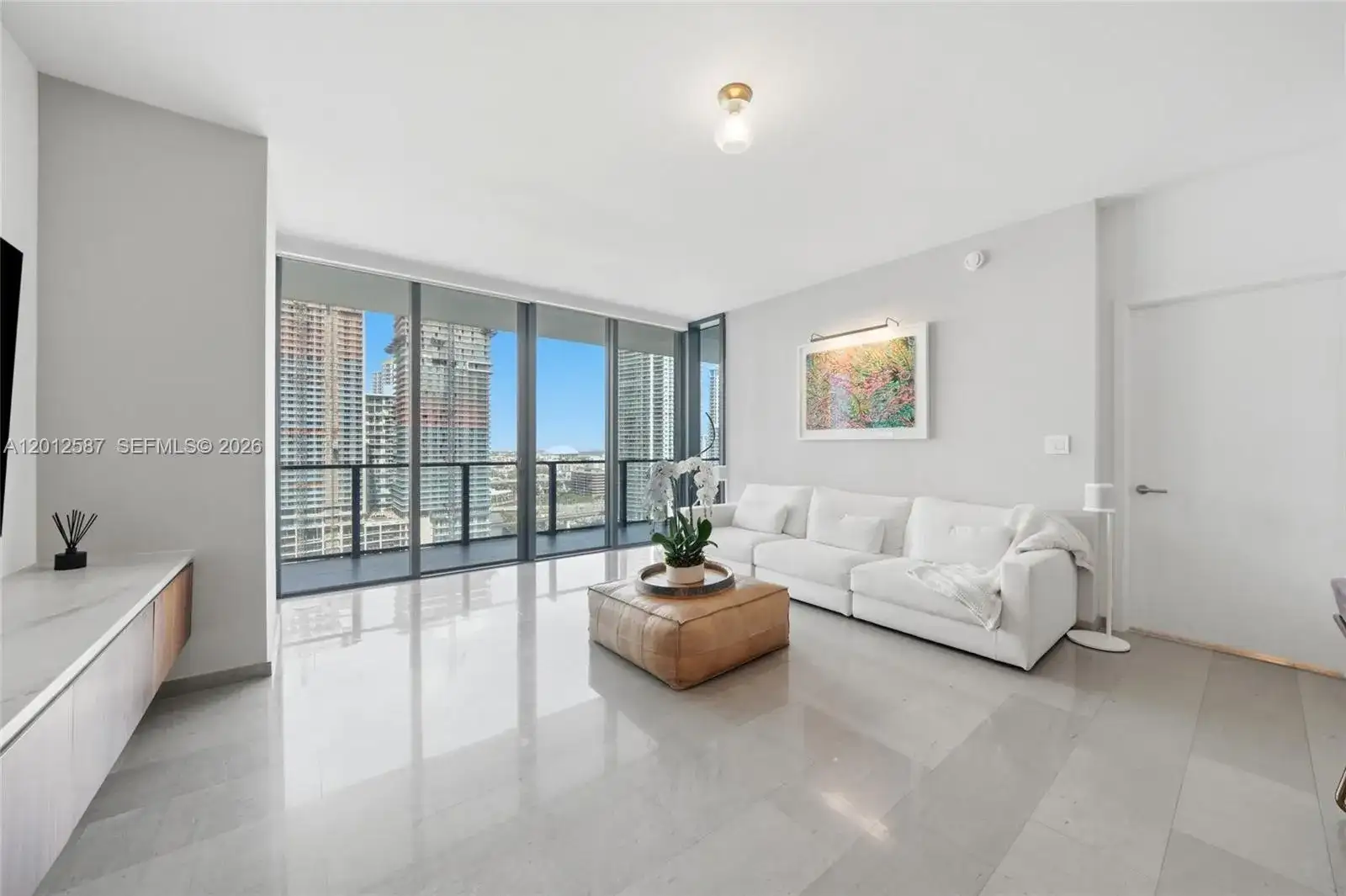 68 SE 6th St # 1904, Miami FL 33131 photo 2