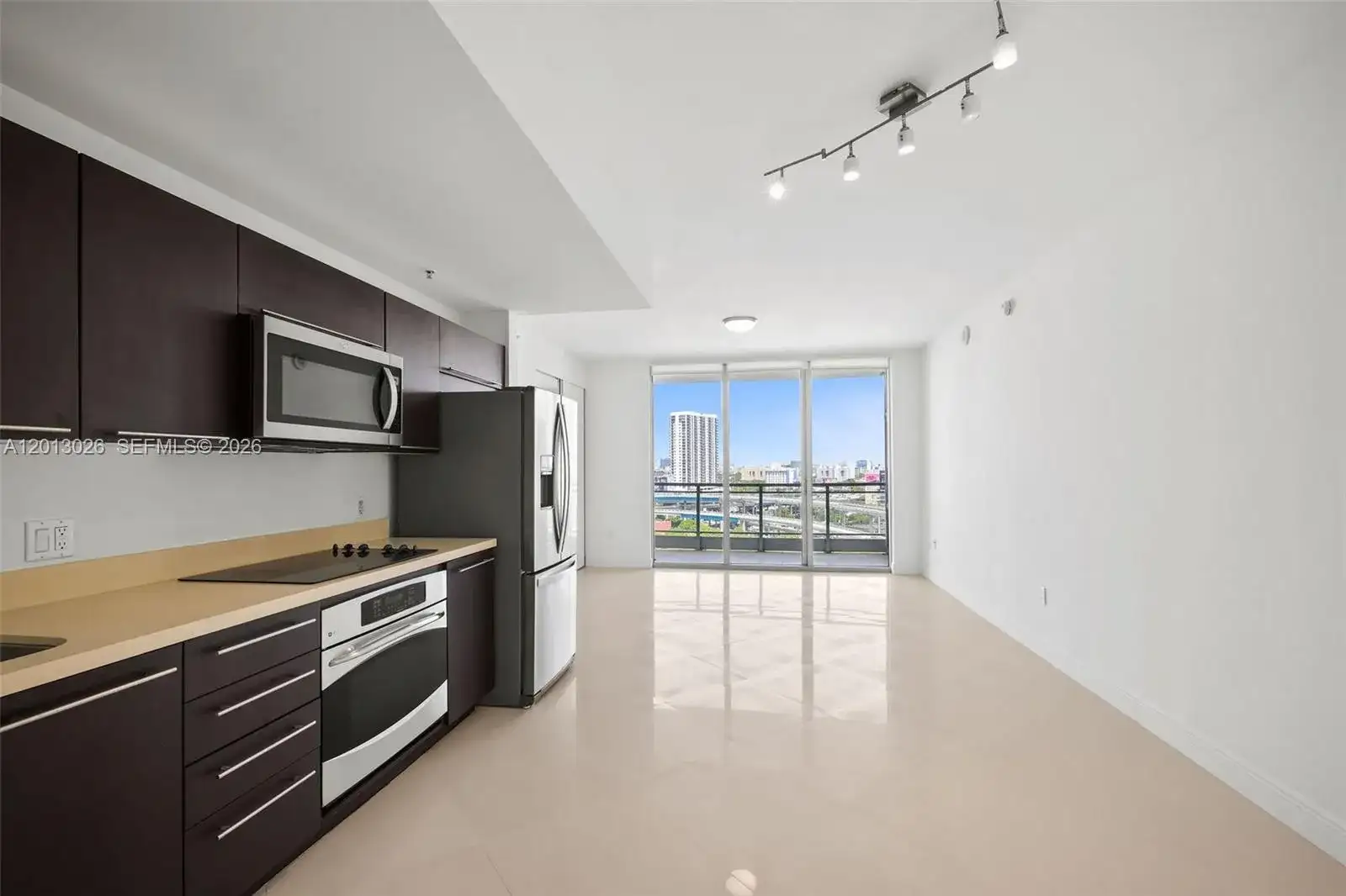90 SW 3rd St # 1608, Miami FL 33130 photo 4