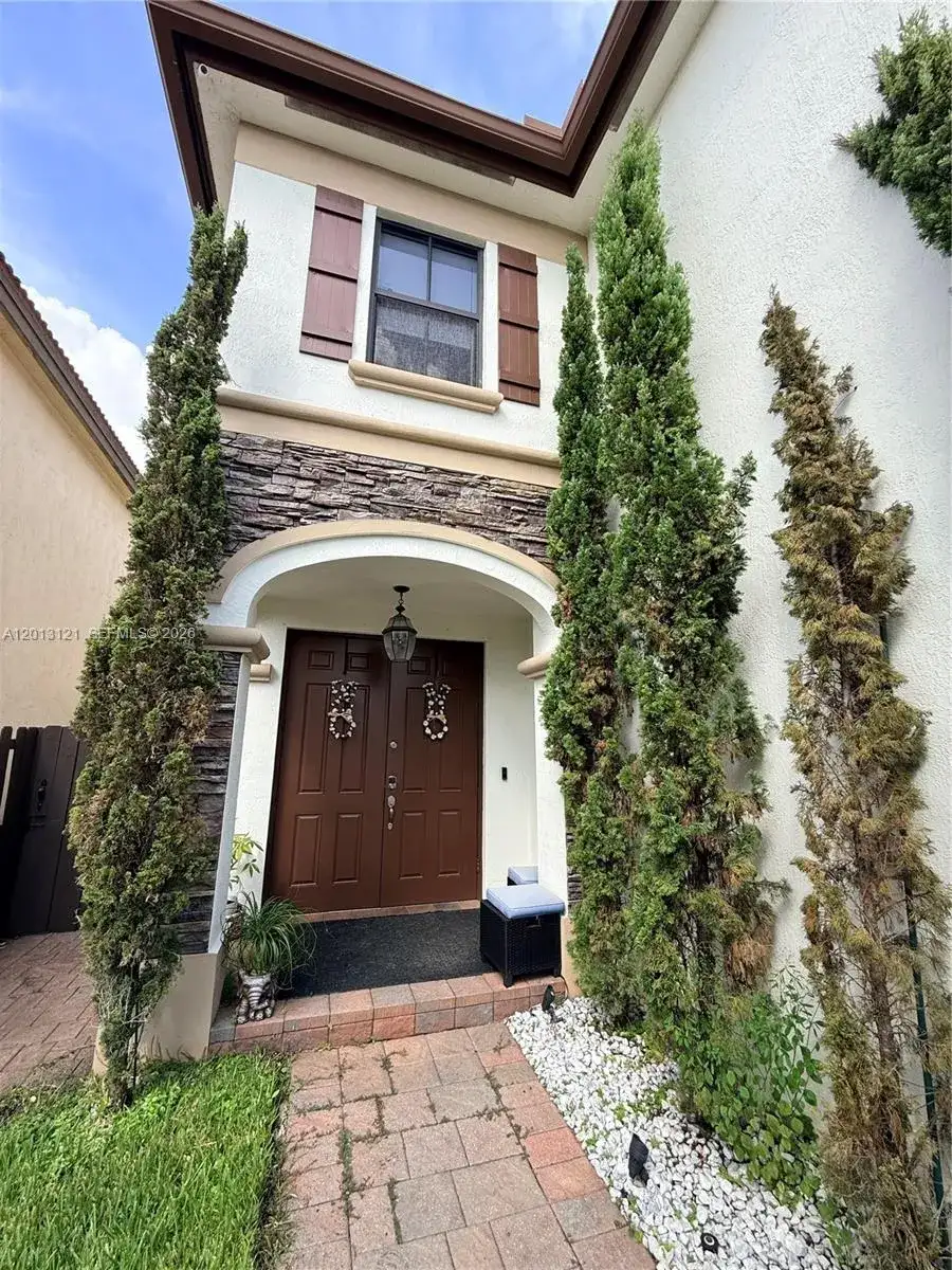 8640 NW 101st Pl, Doral FL 33178 photo 3