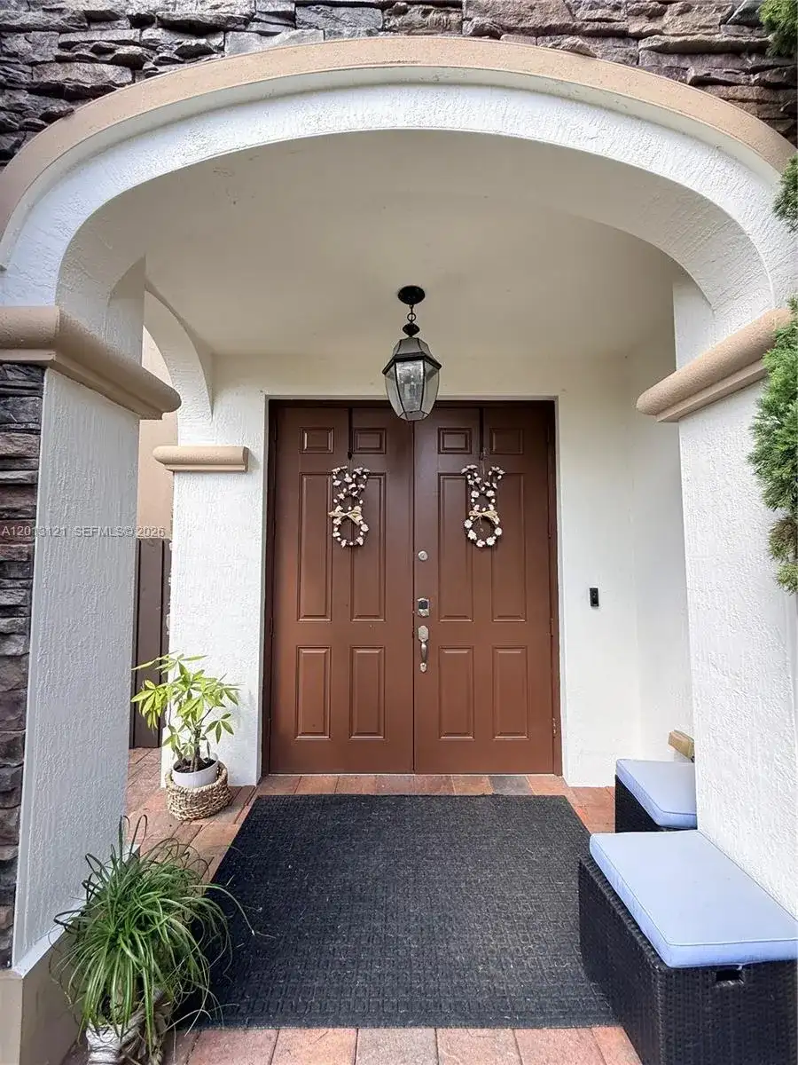 8640 NW 101st Pl, Doral FL 33178 photo 4