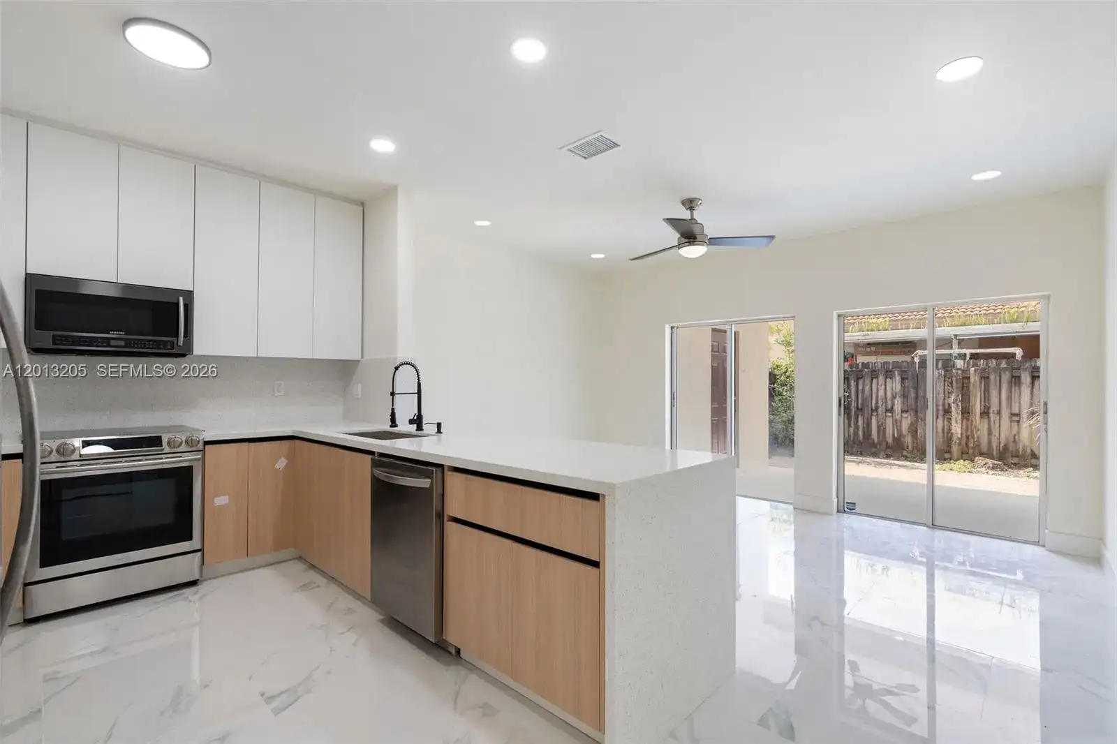 7978 NW 200th St, Hialeah FL 33015 photo 4