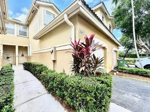 2567 Cordoba Bnd, Weston FL 33327 photo 3