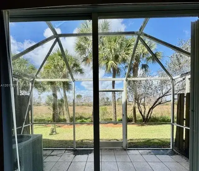 2567 Cordoba Bnd, Weston FL 33327 photo 4