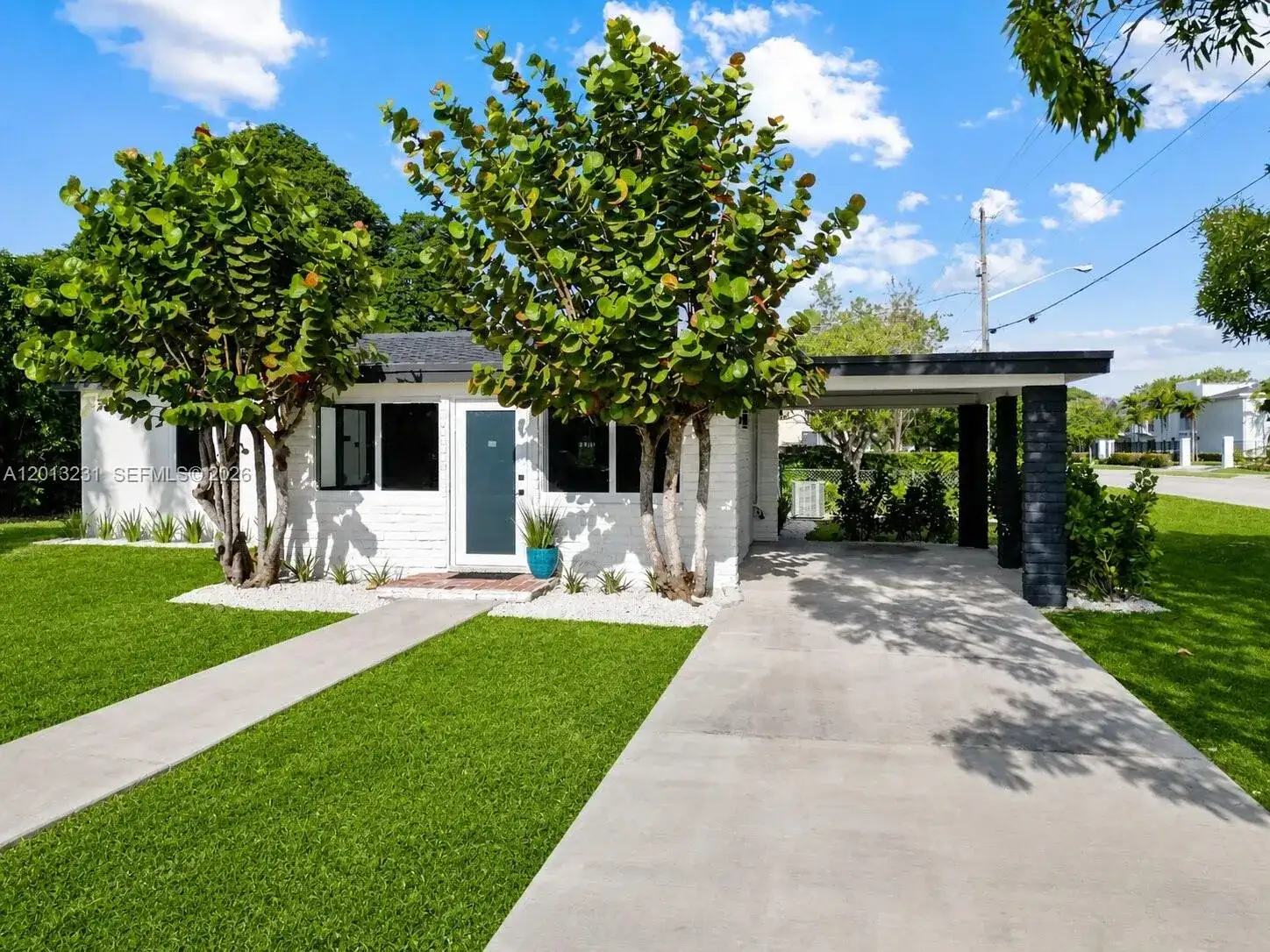 1044 NE 4th Ave, Homestead FL 33030 photo 3
