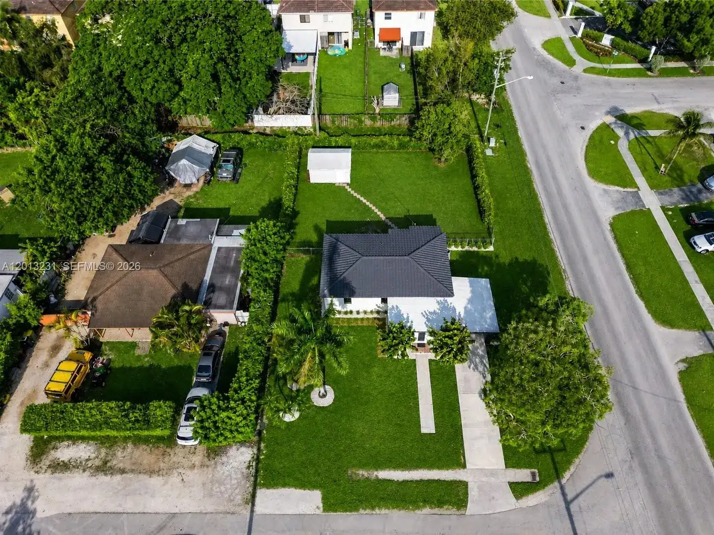 1044 NE 4th Ave, Homestead FL 33030 photo 4