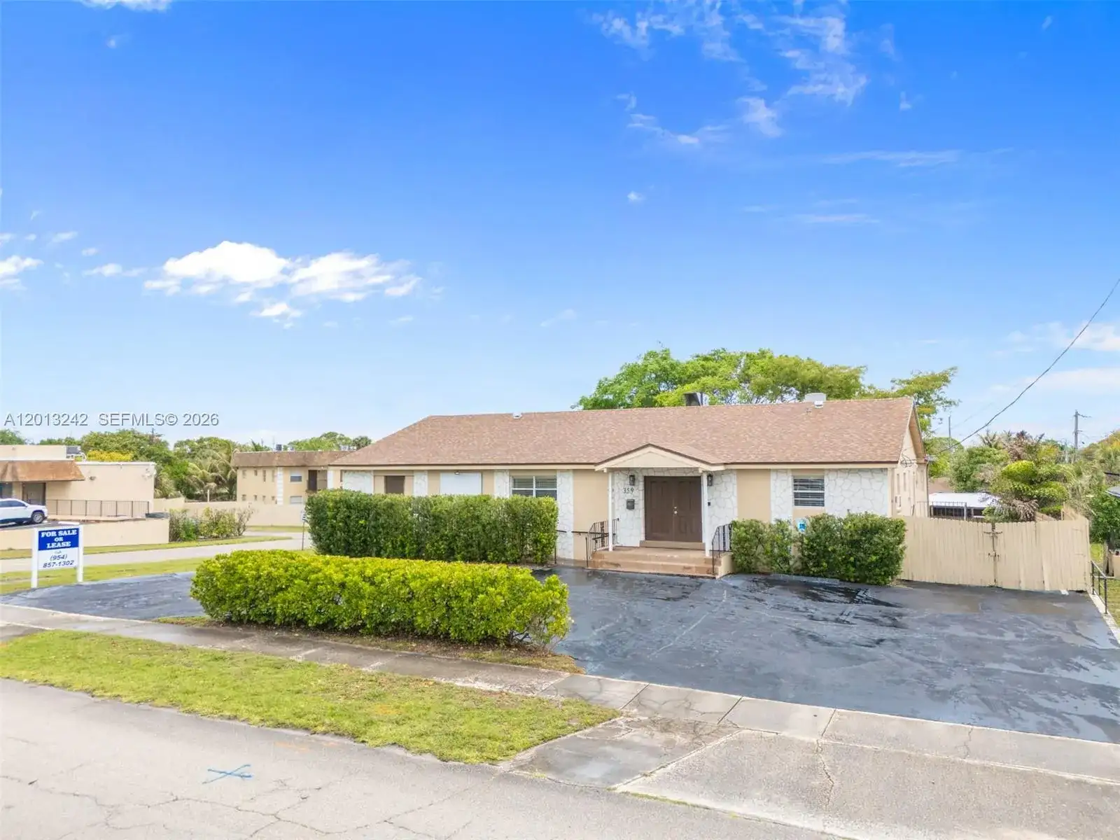 359 10th St, Lake Park FL 33403 photo 3