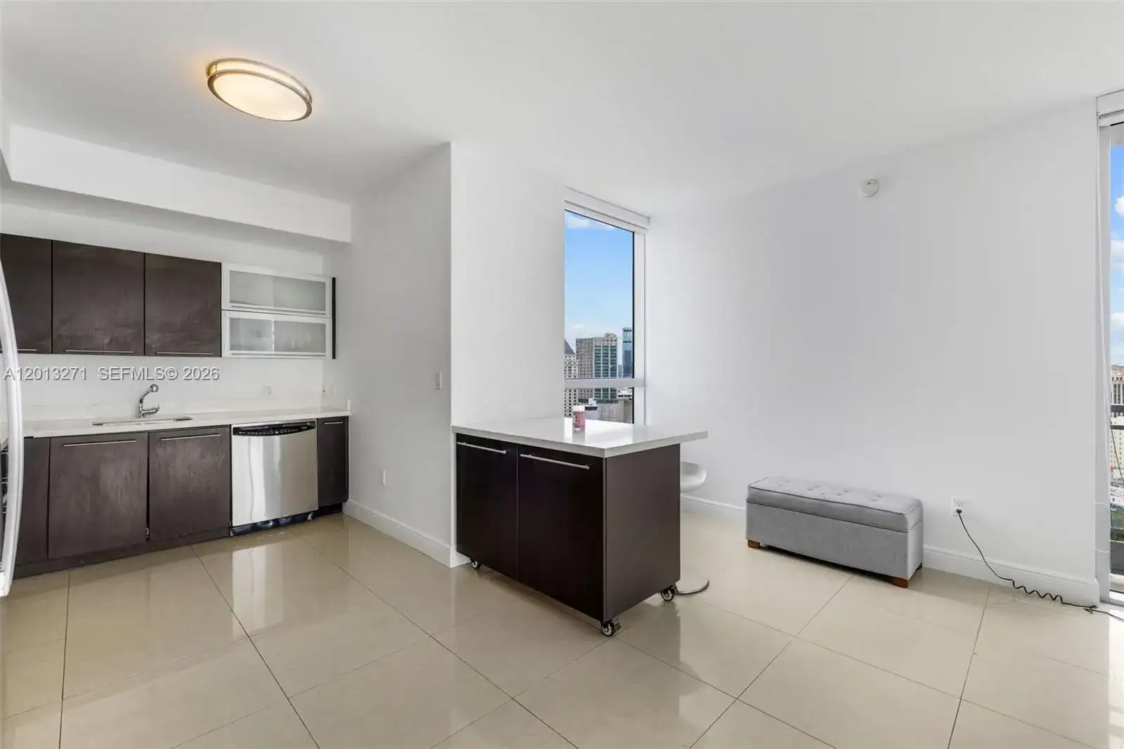 90 SW 3rd St # 2504, Miami FL 33130 photo 2