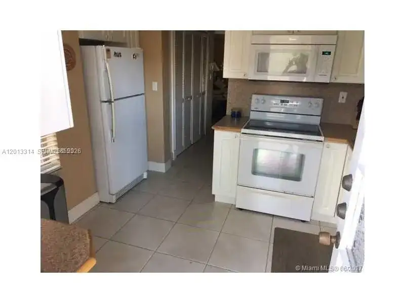 10794 N Kendall Dr # B23, Miami FL 33176 photo 3