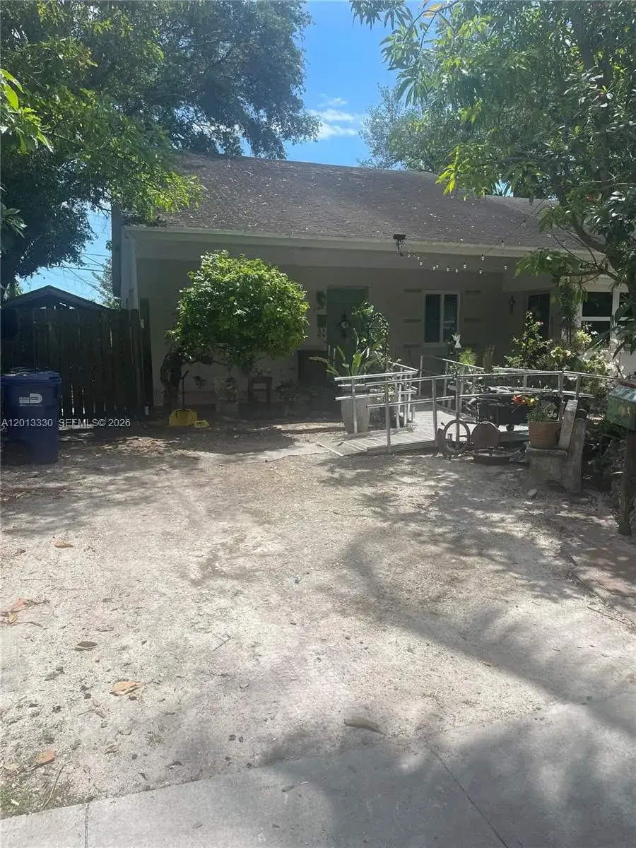 5930 SW 44th Ter, Miami FL 33155 photo 2