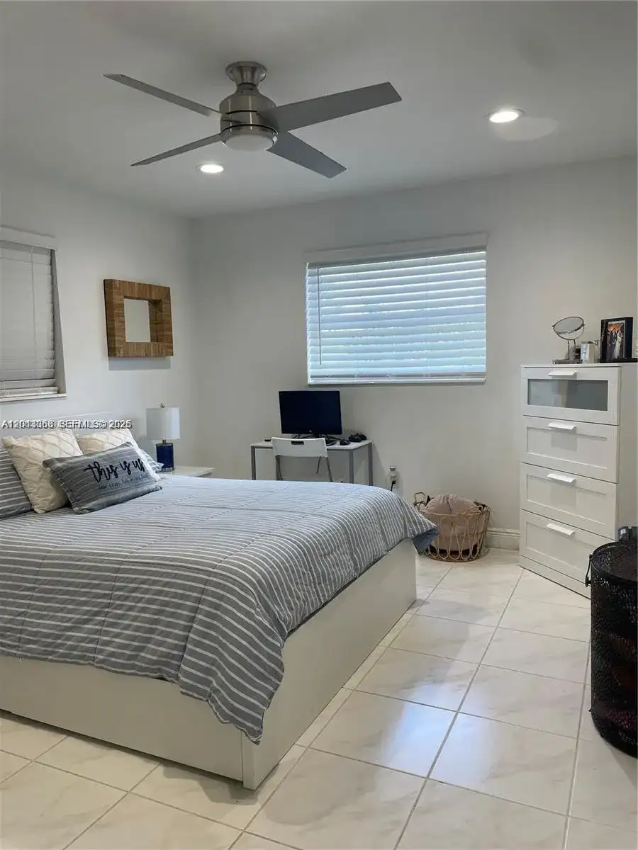 9590 NW 24th Pl, Sunrise FL 33322 photo 5