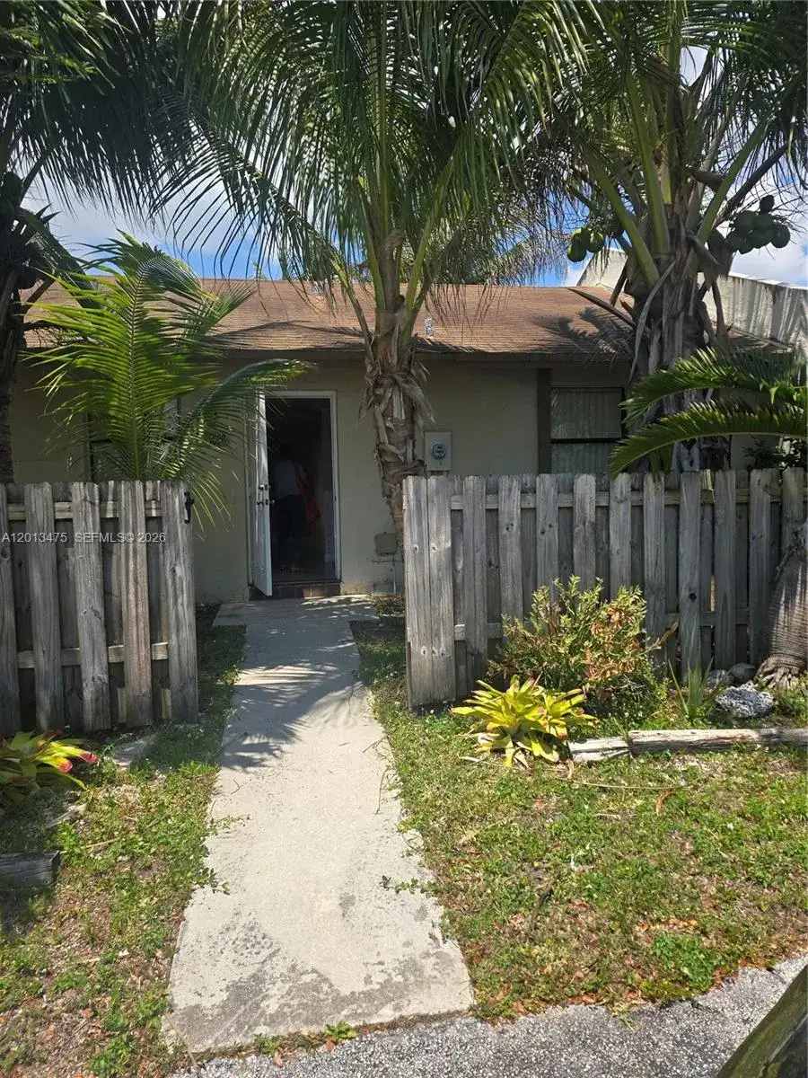 1630 Sandpiper Blvd, Homestead FL 33035 photo 2