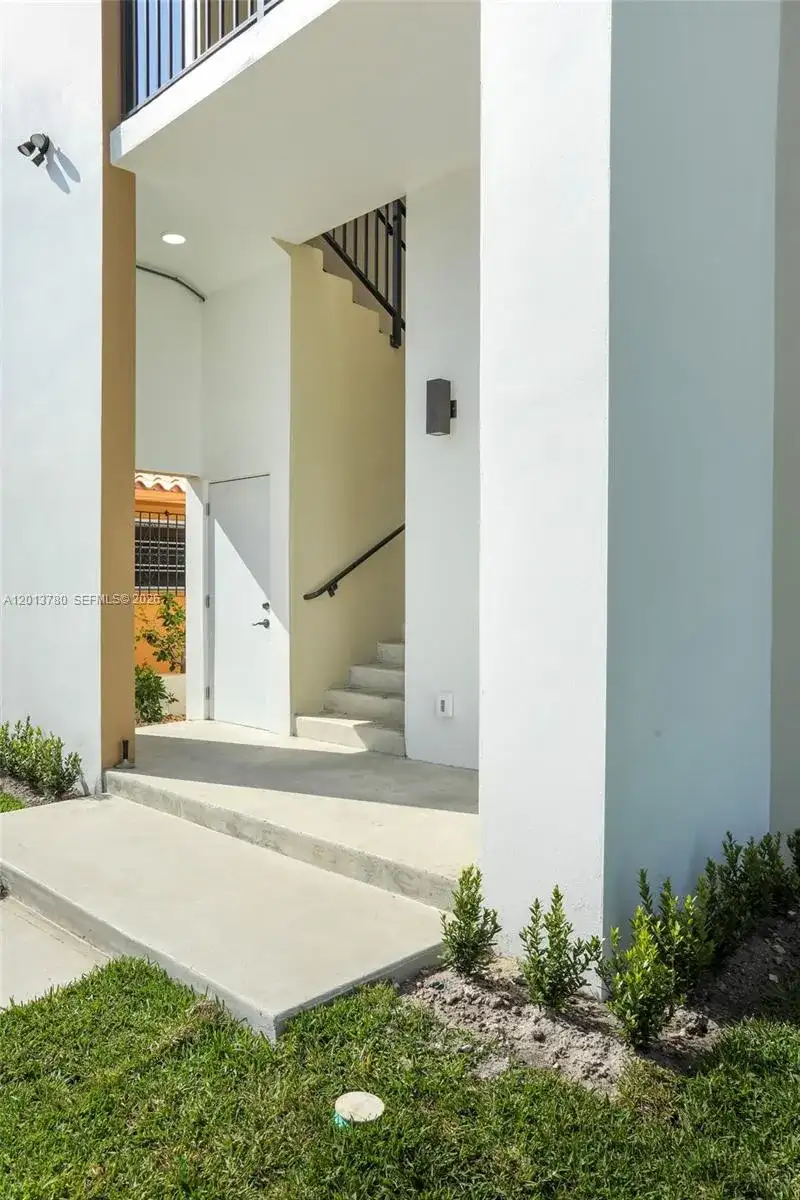 120 SW 35 Ave # A1, Miami FL 33135 photo 5