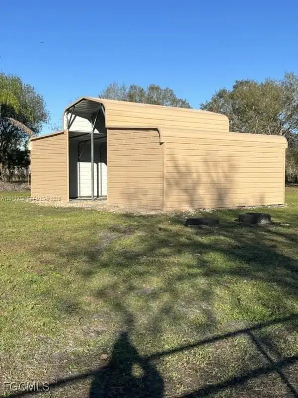 826 B Rd., La Belle FL 33935 photo 4