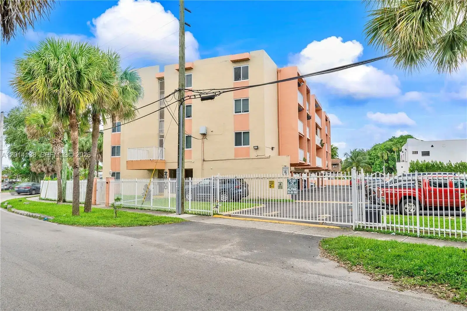 2400 NW 16th St Rd, Miami FL 33125 photo 2