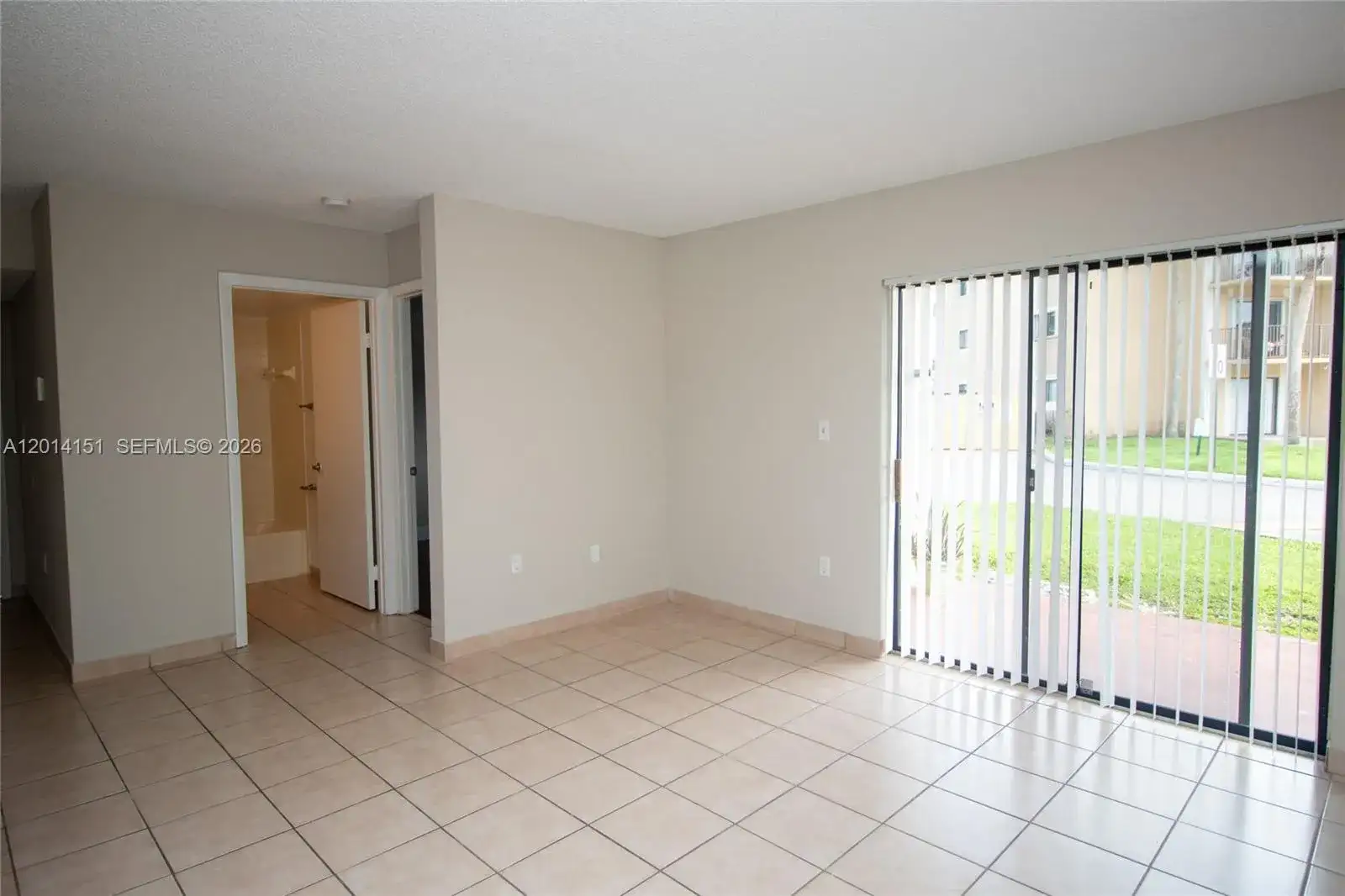9491 S Palm Cir S # 101, Pembroke Pines FL 33025 photo 4