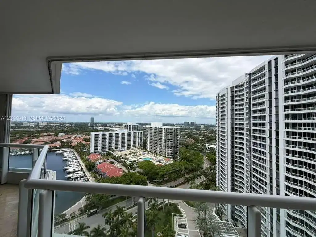 21055 Yacht Club Dr # 2403, Aventura FL 33180 photo 2