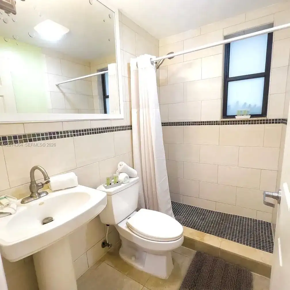 585 NE 66th St # 3, Miami FL 33138 photo 3