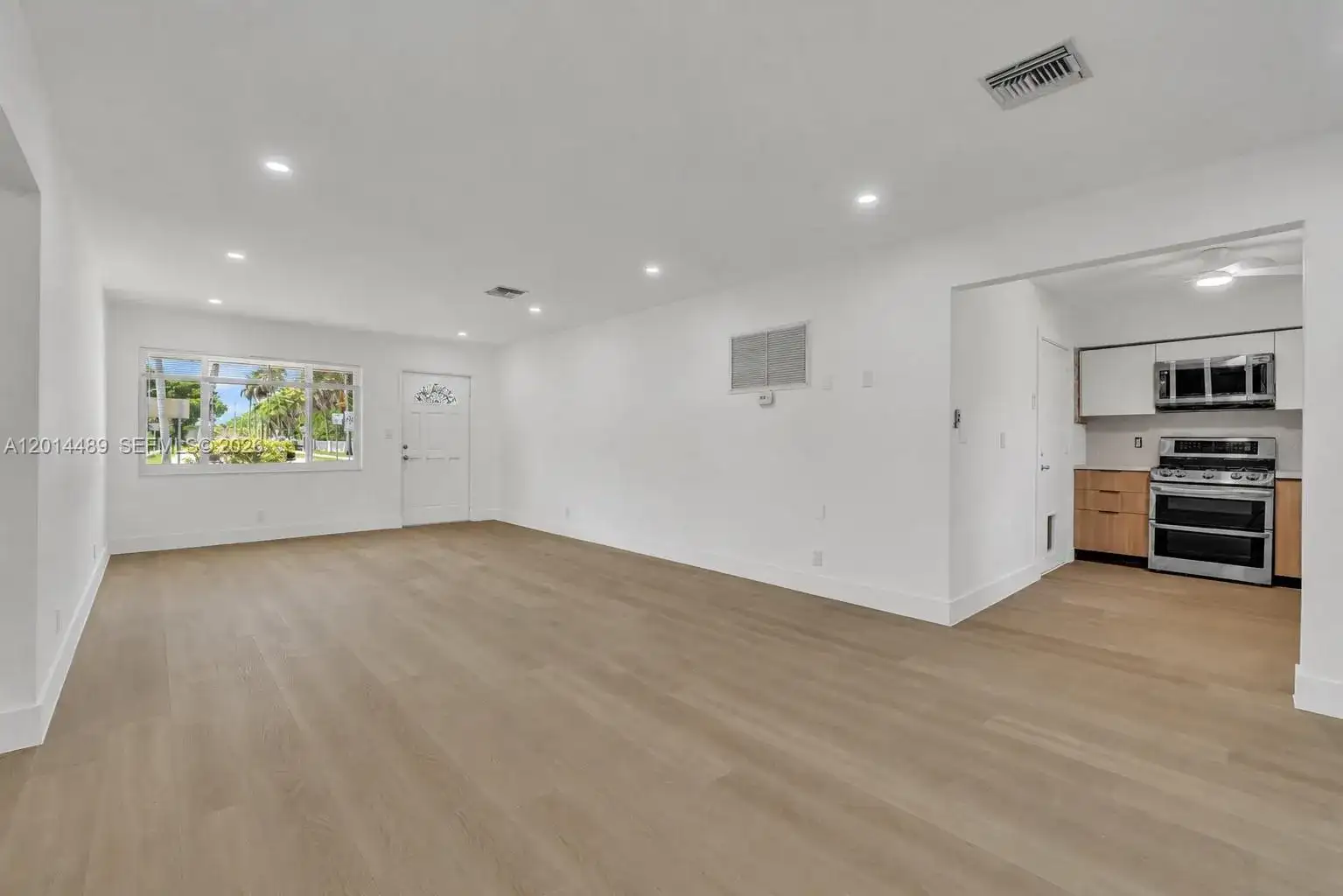 1419 Harding St, Hollywood FL 33020 photo 4
