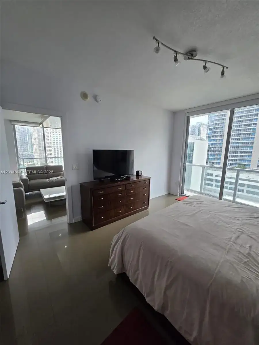 1060 Brickell Ave # 2201, Miami FL 33131 photo 3
