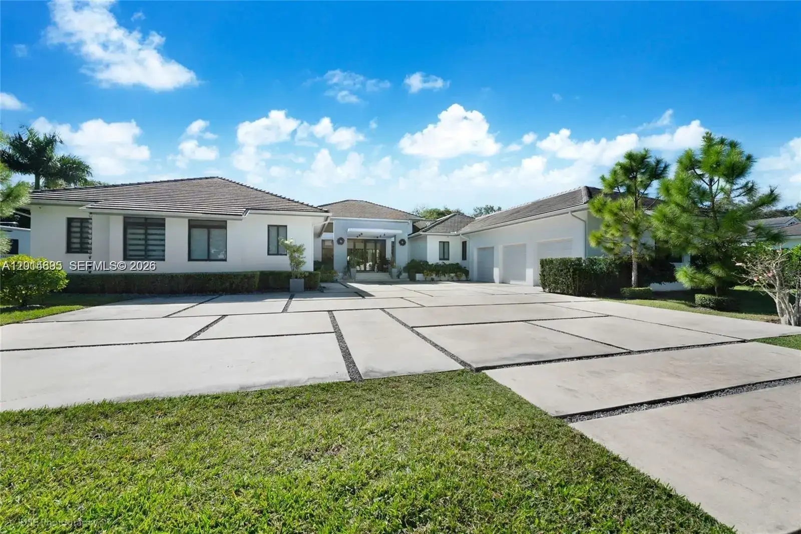 7830 SW 117th St, Pinecrest FL 33156 photo 2