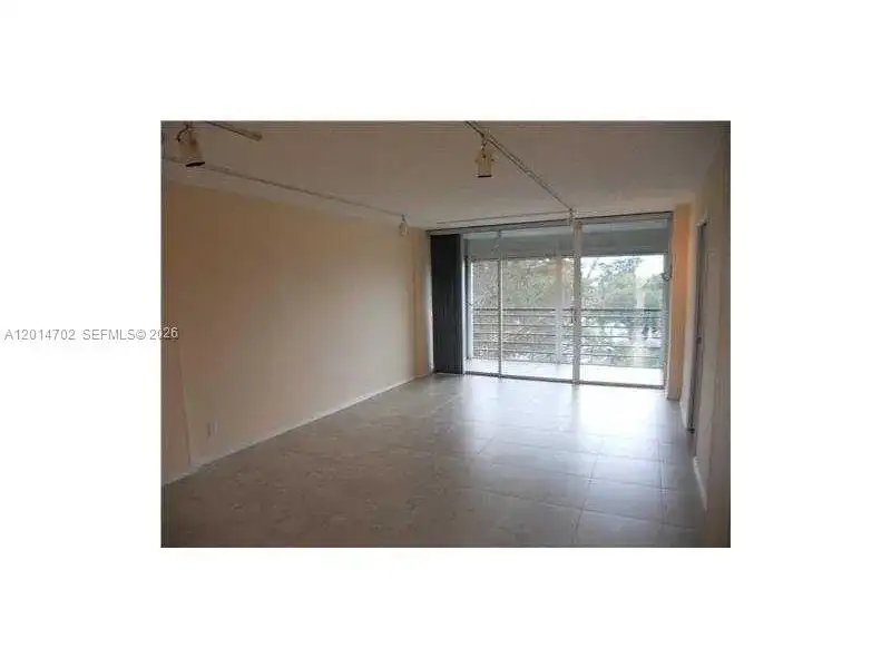 115 Royal Park Dr # 4B, Oakland Park FL 33309 photo 2