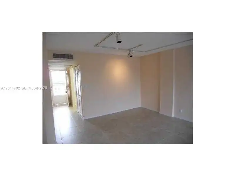 115 Royal Park Dr # 4B, Oakland Park FL 33309 photo 3