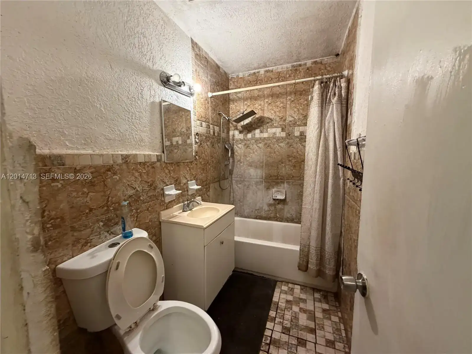 385 NE 129th St, North Miami FL 33161 photo 4
