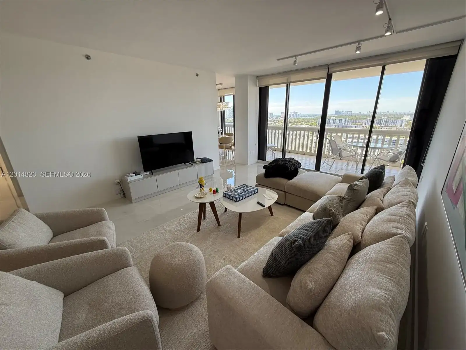 2000 Island Blvd # 1603, Aventura FL 33160 photo 3