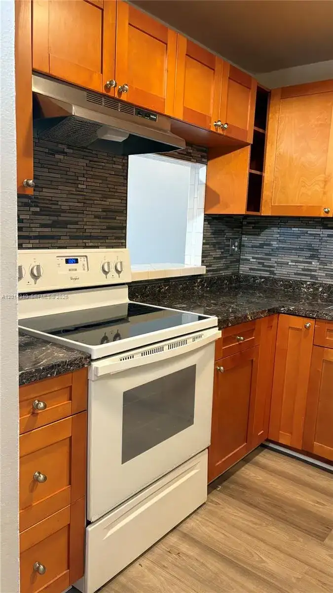 4334 NW 9th Ave # 2F, Deerfield Beach FL 33064 photo 2