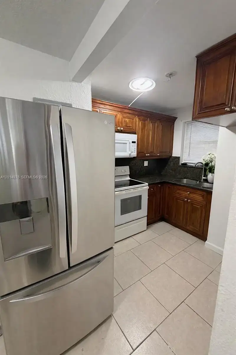 310 Fontainebleau Blvd # 206, Miami FL 33172 photo 2