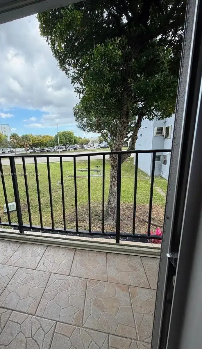 310 Fontainebleau Blvd # 206, Miami FL 33172 photo 5