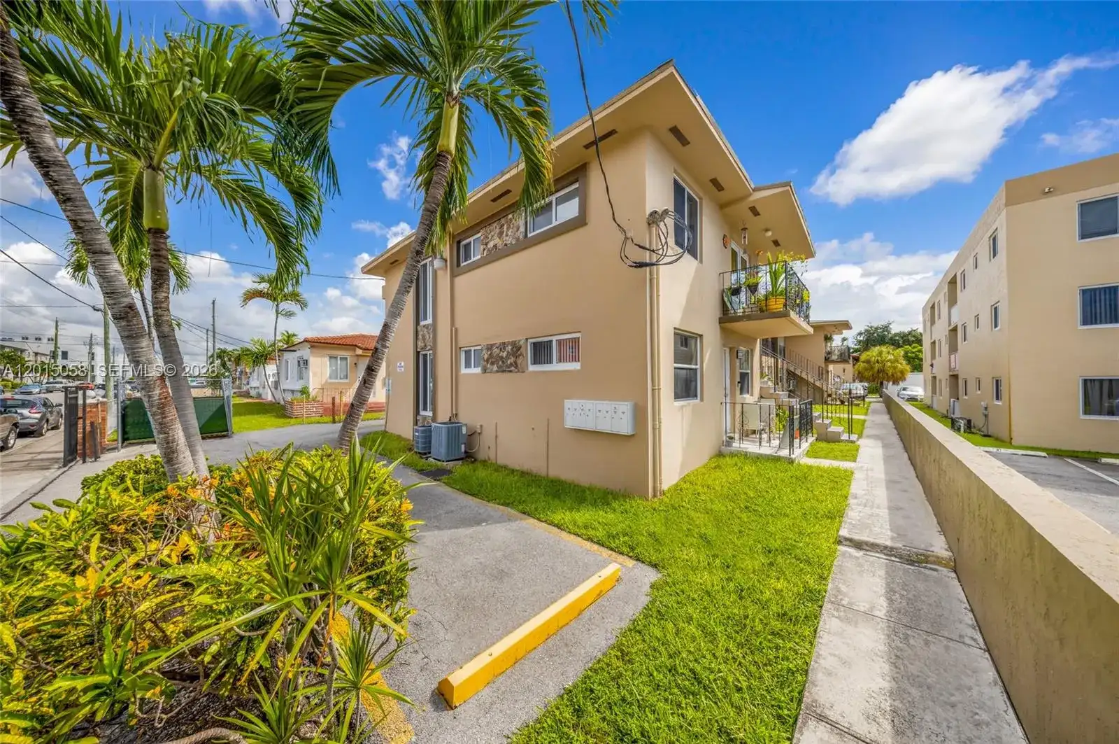225 SW 18th Ave, Miami FL 33135 photo 2
