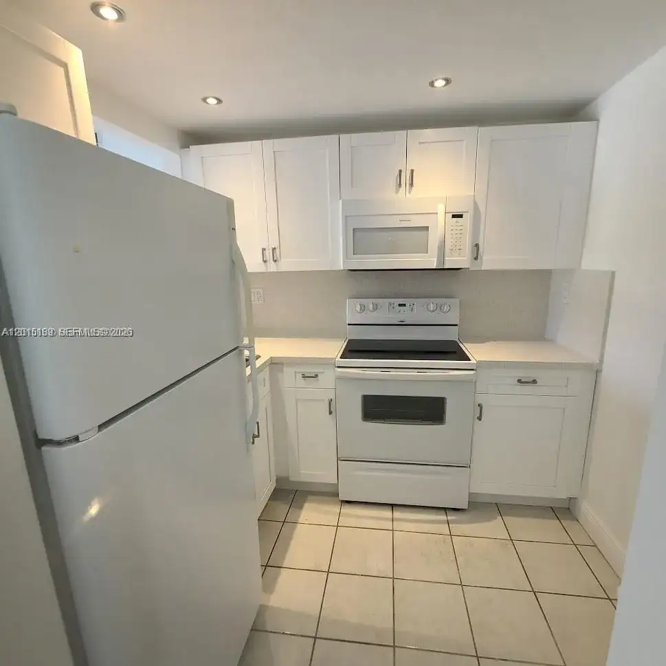 2500 SW 6th St # 303, Miami FL 33135 photo 3