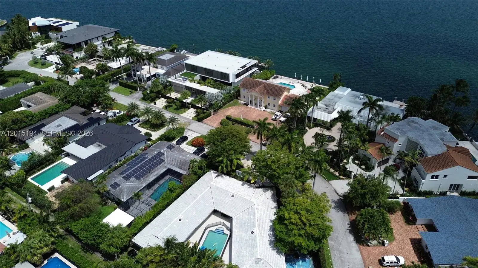 11445 N Bayshore Dr, North Miami FL 33181 photo 4