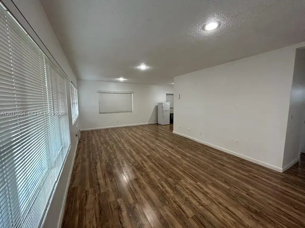 7920 East Dr # 14, North Bay Village FL 33141 photo 2