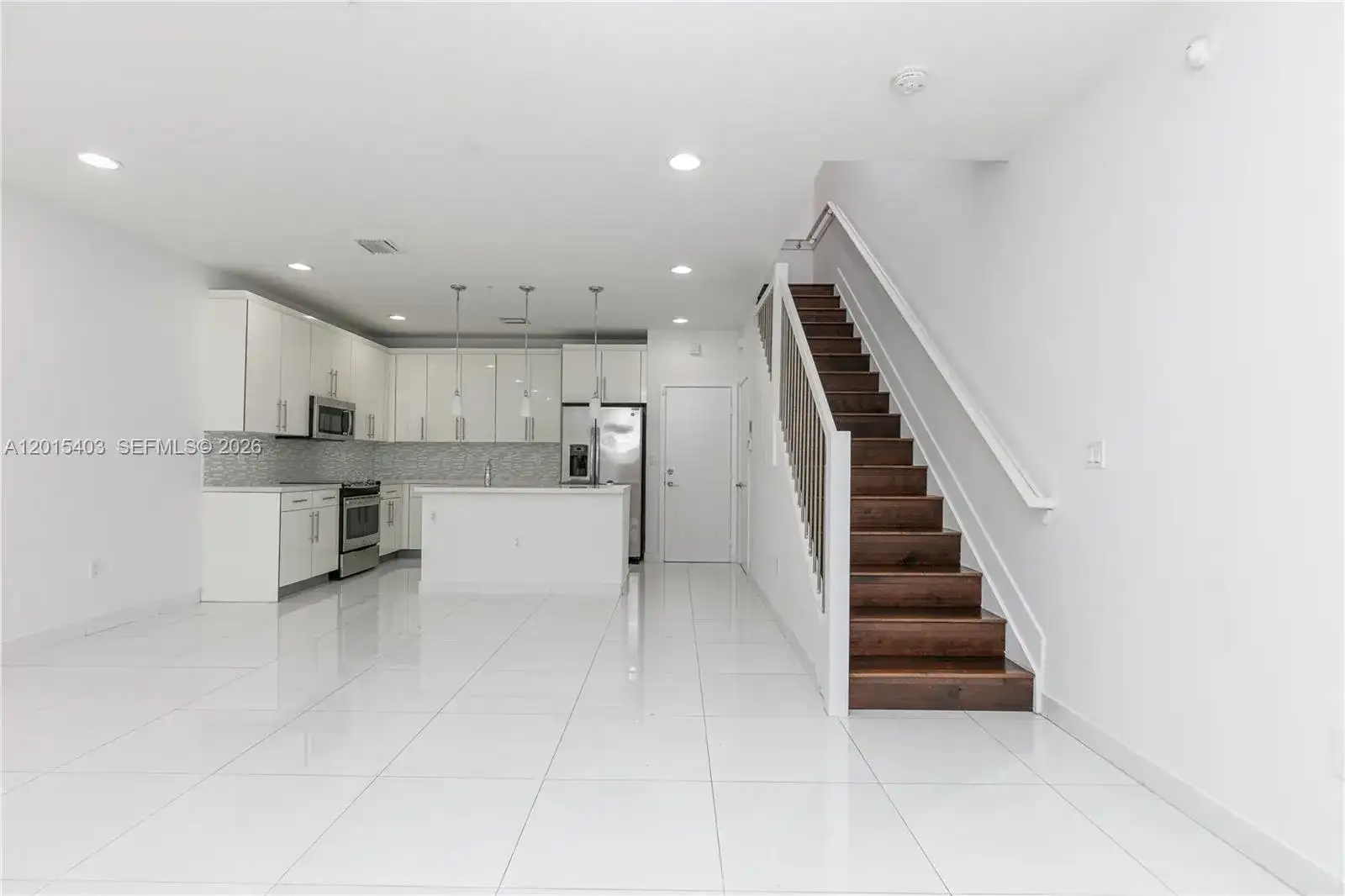2610 NE 213th St # 103, Miami FL 33180 photo 2