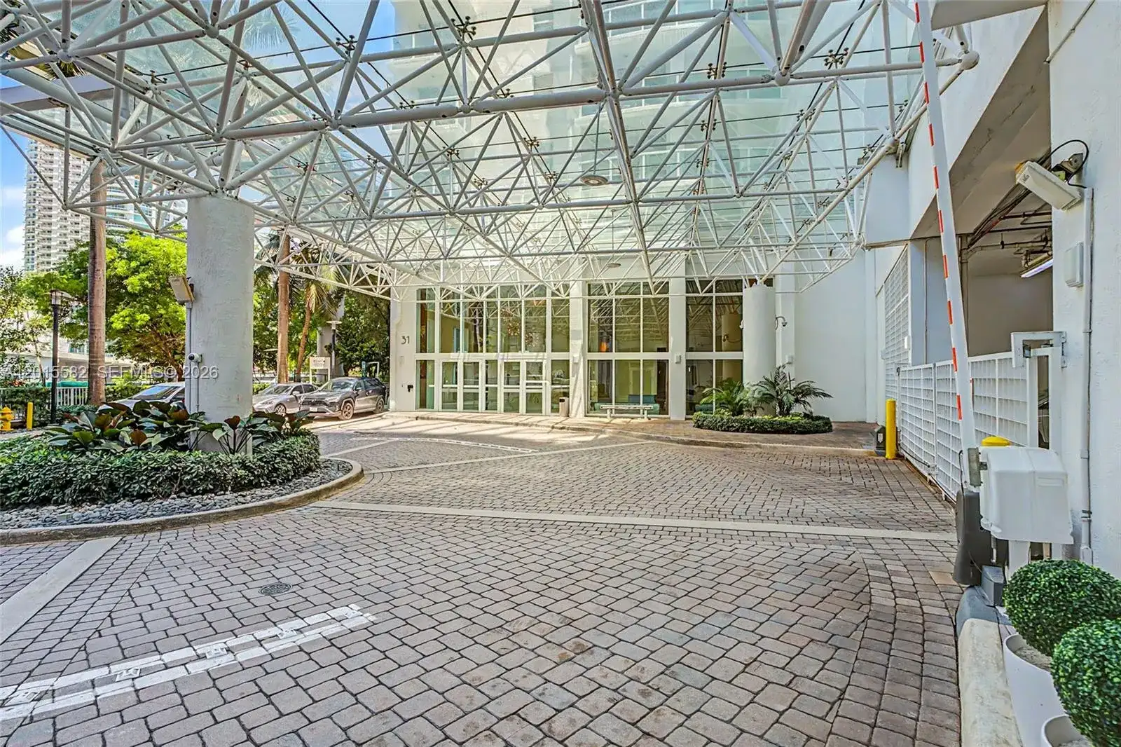 31 SE 5th St # 3010, Miami FL 33131 photo 2